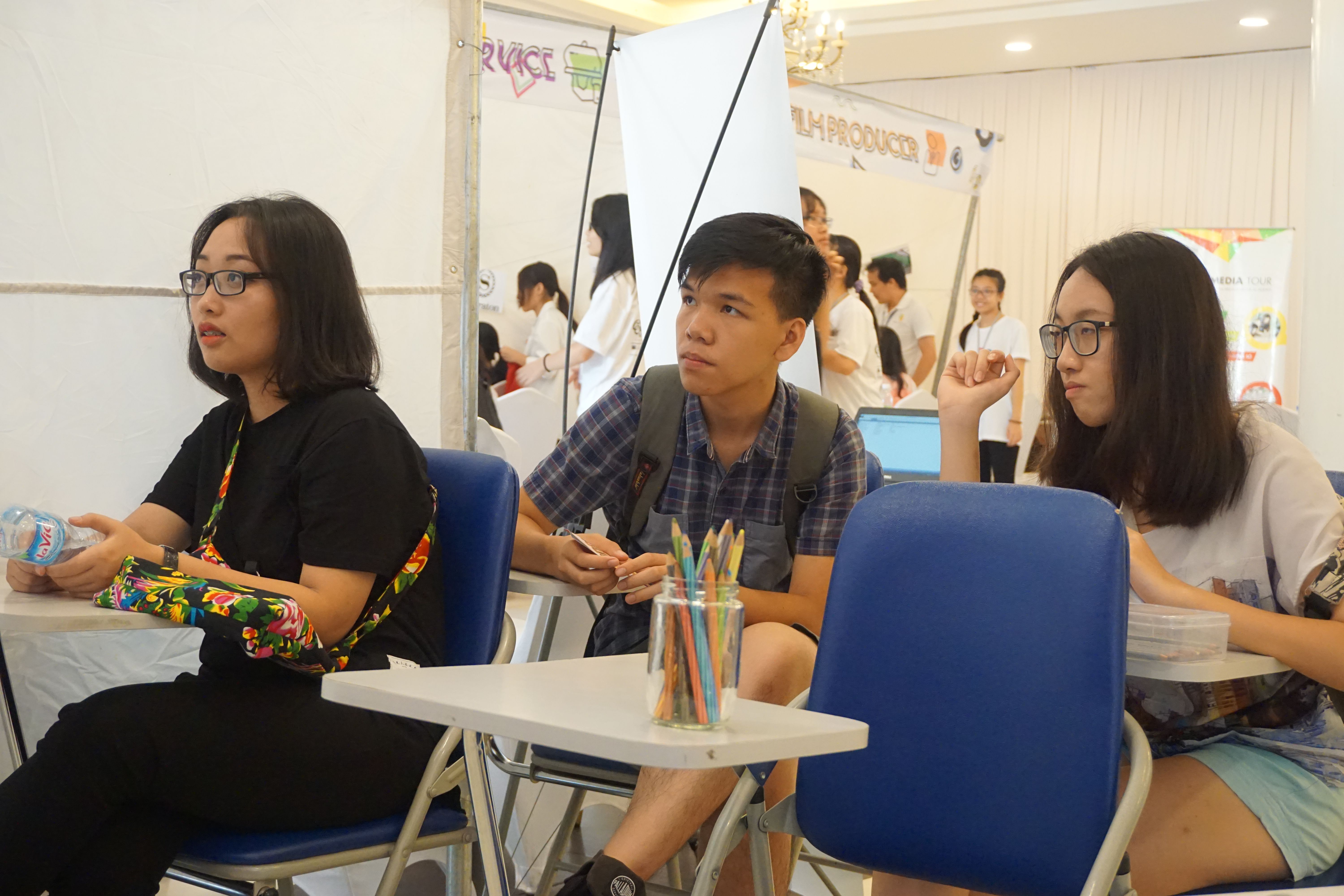 8.Landco dong hanh cung hoi cho huong nghiep Bao